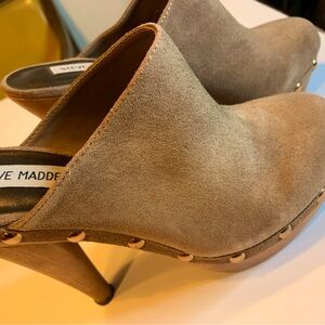 Steve Madden Tan Stiletto Clogs. US 7